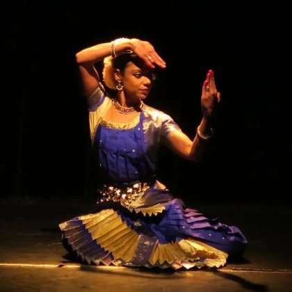 La danseuse pyromane - Bharatanatyam et poésie @ Centre Mandapa